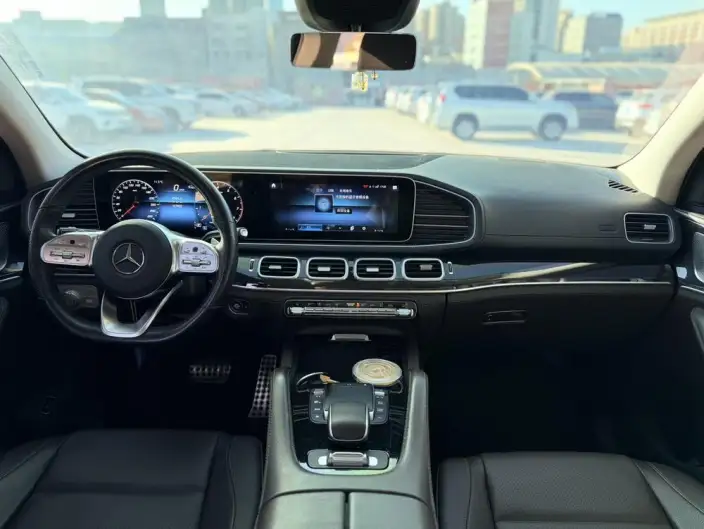 Mercedes-Benz GLS 2023 Model GLS 450 4MATIC Fashion Model – фото 7