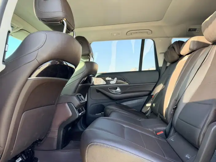 Mercedes-Benz GLS 2023 Model GLS 450 4MATIC Fashion Model – фото 9