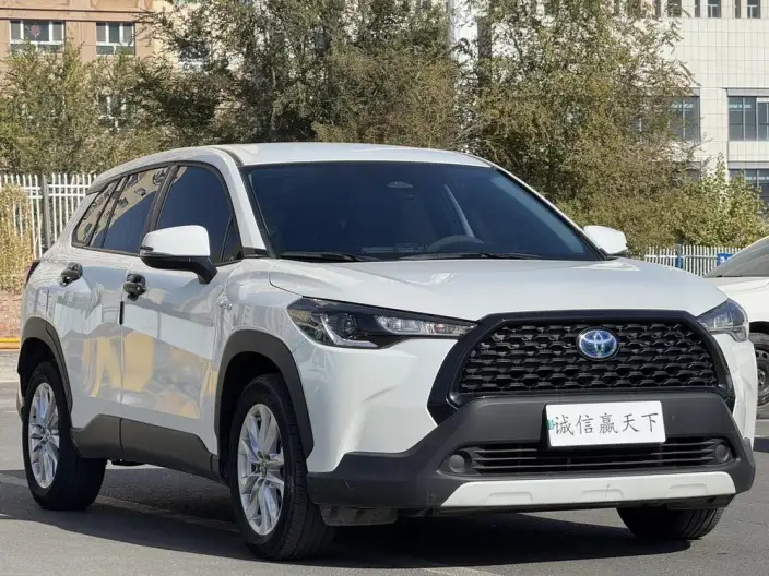 Toyota Corolla Cross 2024 Model 2.0L Intelligent Hybrid Pioneer Edition – фото 3