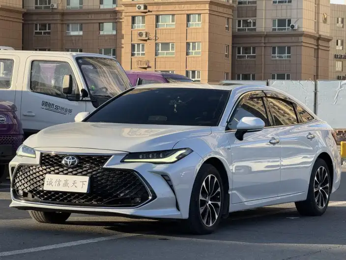Toyota Avalon 2023 Model 2.5L Automatic Deluxe Edition – фото 1