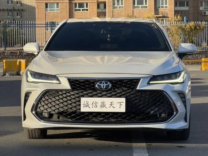 Toyota Avalon 2023 Model 2.5L Automatic Deluxe Edition – фото 2