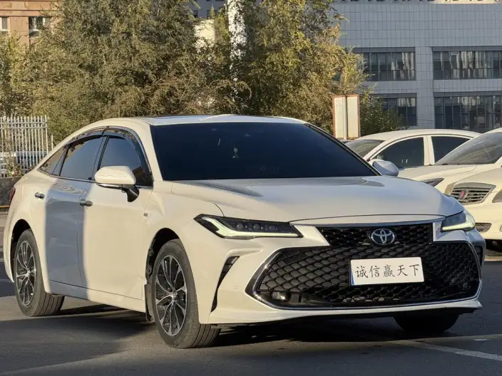 Toyota Avalon 2023 Model 2.5L Automatic Deluxe Edition – фото 3
