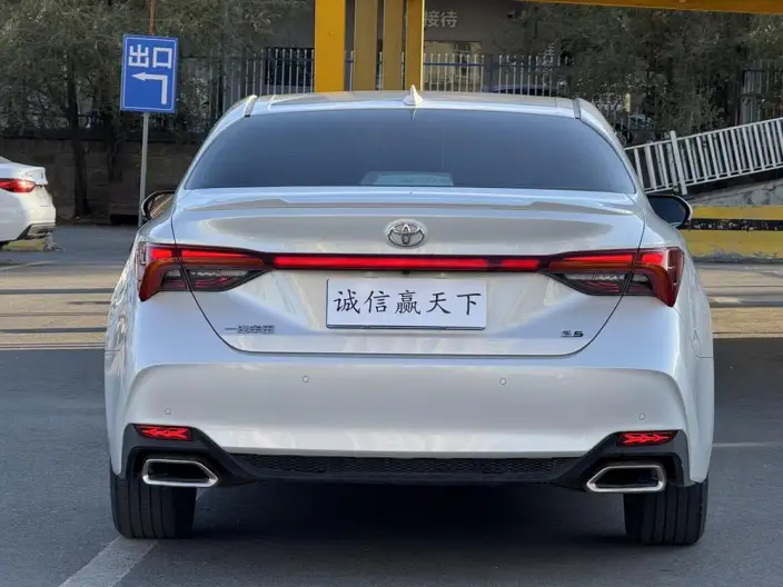 Toyota Avalon 2023 Model 2.5L Automatic Deluxe Edition – фото 5