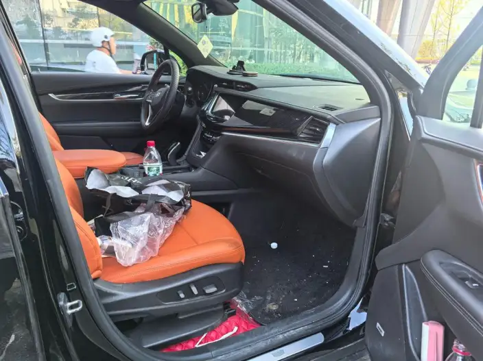 Cadillac XT6 2022 Model 2.0T VI seat 2WD Luxury Model – фото 8
