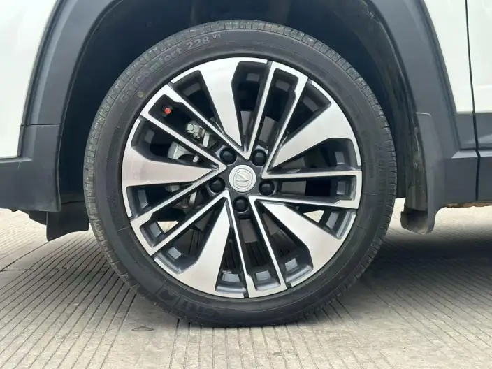 Changan CS35 PLUS 2023 Model Changxiang Edition Blue whale NE 1.4T DCT Noble Model – фото 6