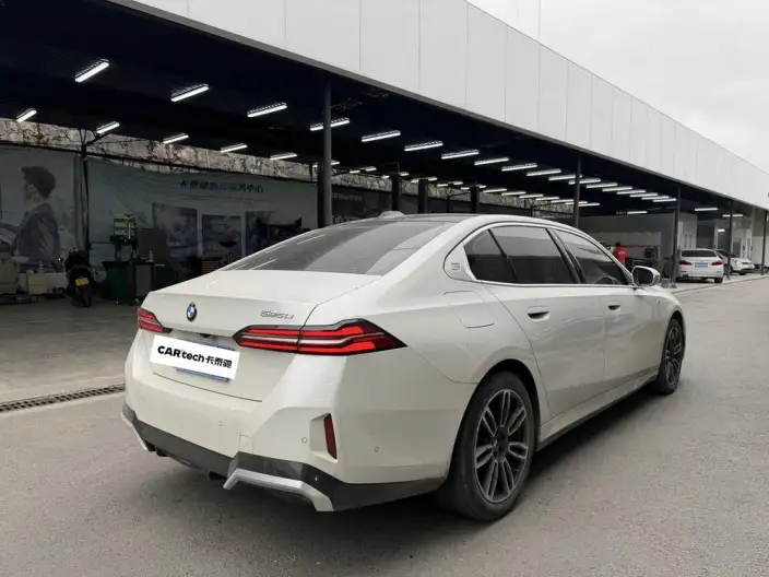 BMW 5 Series 2025 Model 525Li M Sports Set – фото 5