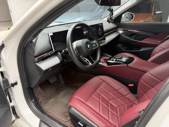 BMW 5 Series 2025 Model 525Li M Sports Set – фото 10