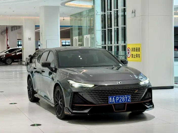 Changan UNI-V 2022 Model 1.5T Sports Edition – фото 3