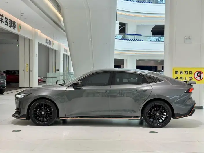 Changan UNI-V 2022 Model 1.5T Sports Edition – фото 4