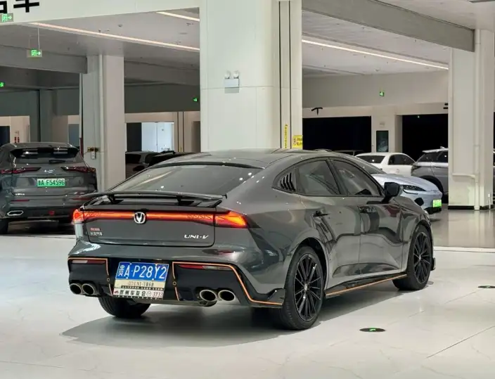 Changan UNI-V 2022 Model 1.5T Sports Edition – фото 7