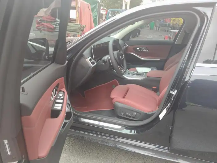 BMW 3 Series 2026 Model 325i M Sports Set – фото 9
