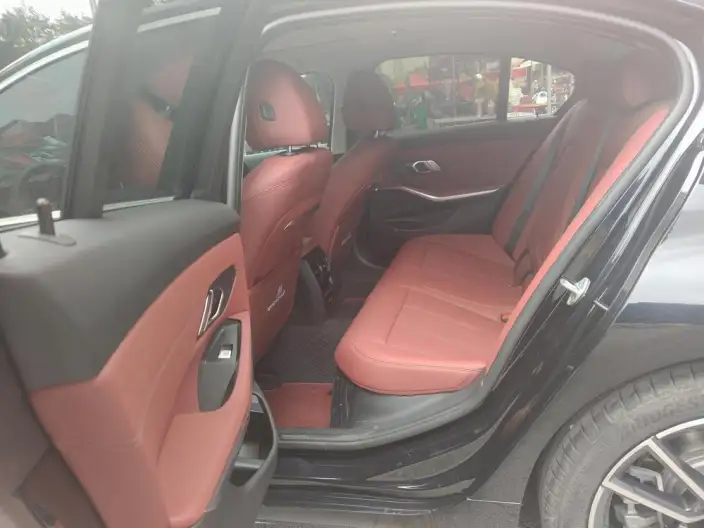 BMW 3 Series 2026 Model 325i M Sports Set – фото 10