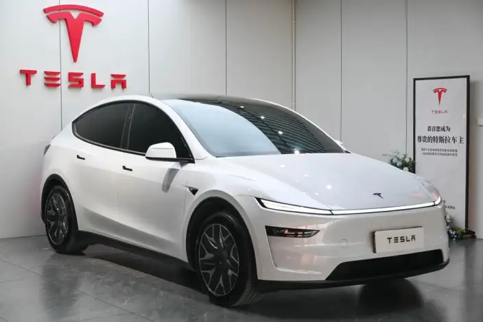 Model Y L 2026 Model Standard Edition – фото 2