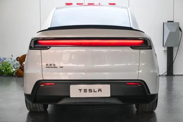 Model Y L 2026 Model Standard Edition – фото 5