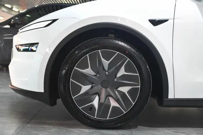 Model Y L 2026 Model Standard Edition – фото 8