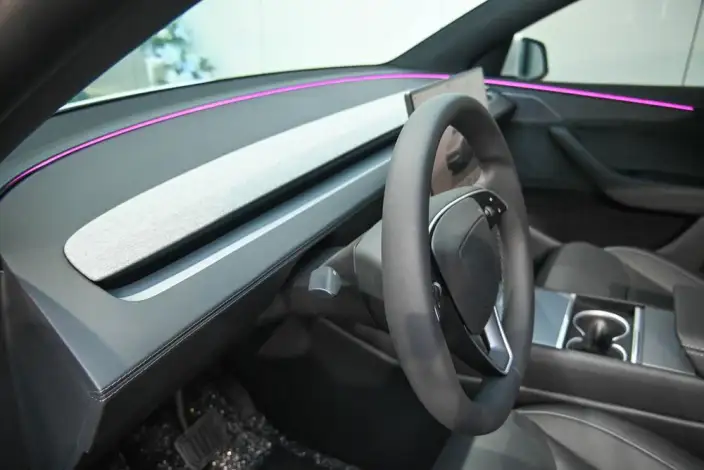 Model Y L 2026 Model Standard Edition – фото 9