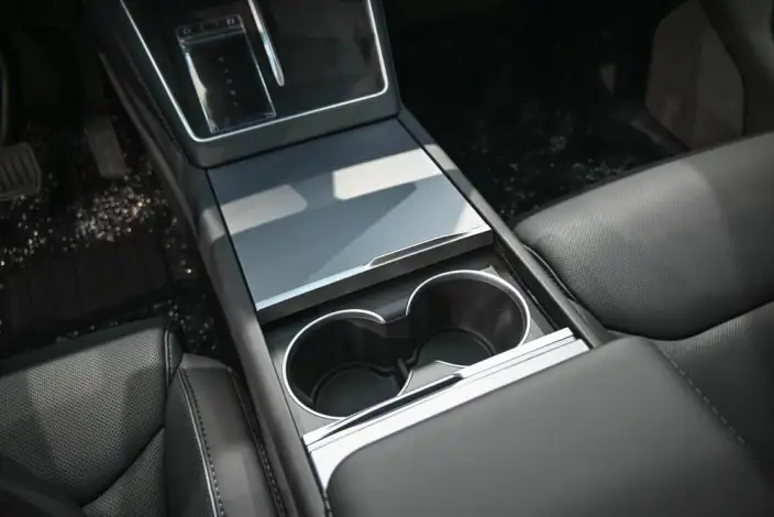 Model Y L 2026 Model Standard Edition – фото 10