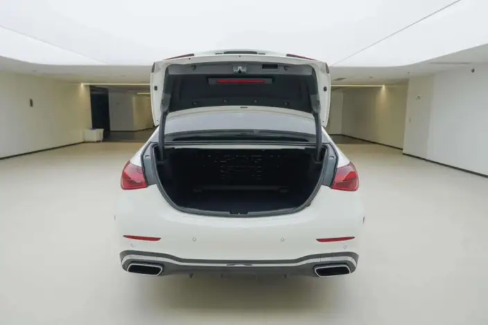 Mercedes-Benz C-Class 2024 Model C 260 L Sports Edition – фото 5