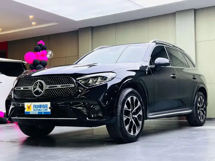 Mercedes-Benz GLC 2023 Model GLC 260 L 4MATIC Luxury Model 5 seat – фото 1