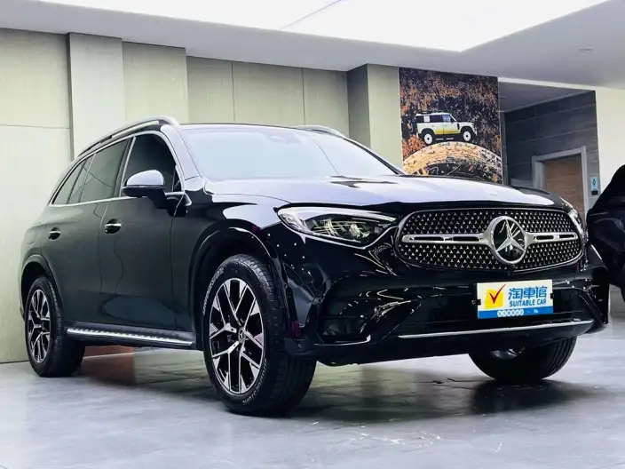 Mercedes-Benz GLC 2023 Model GLC 260 L 4MATIC Luxury Model 5 seat – фото 3