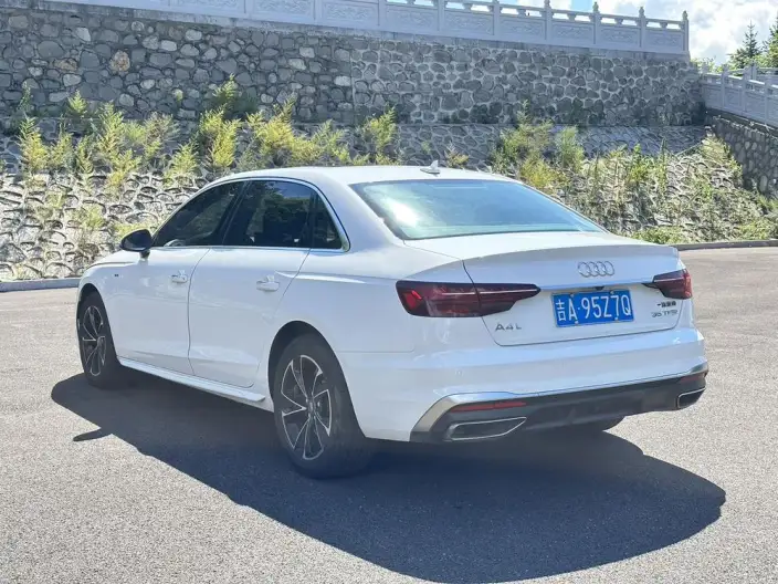 Audi A4 L 2020 Model 35 TFSI Fashion Dynamic Model – фото 4