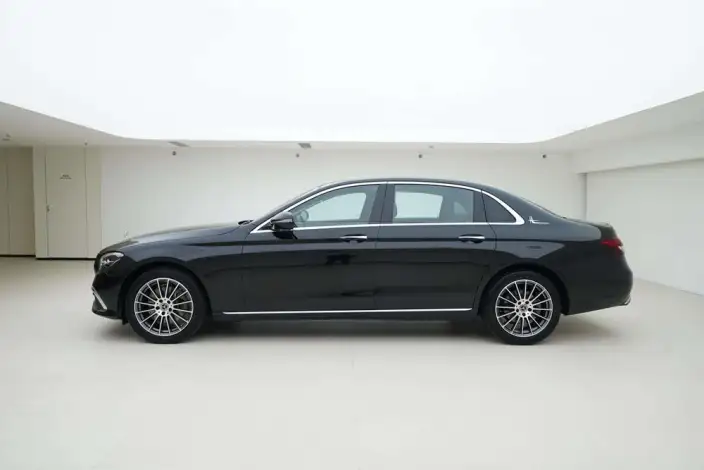 Mercedes-Benz E-Class 2023 Model E 260 L 4MATIC sedan – фото 3
