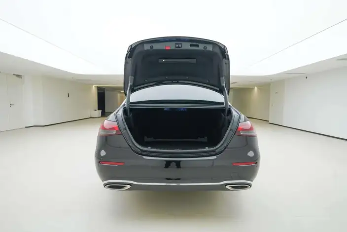 Mercedes-Benz E-Class 2023 Model E 260 L 4MATIC sedan – фото 5