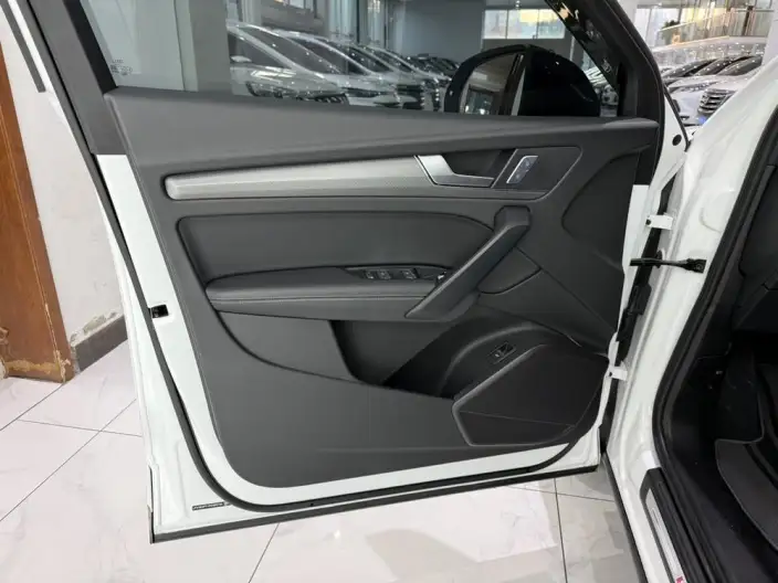 Audi Q5L 2024 Model 40TFSI Luxury Dynamic Model – фото 8