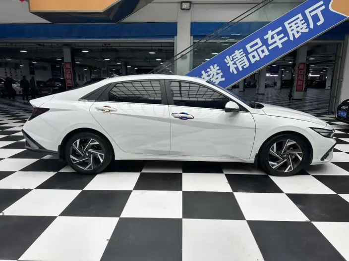 Hyundai Ioniq 2023 Model 1.5L CVT GLX Elite Edition – фото 7