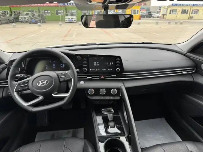 Hyundai Ioniq 2023 Model 1.5L CVT GLX Elite Edition – фото 7