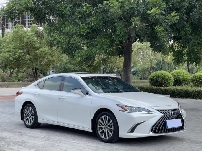 Lexus ES 2022 Model 300h Superior Edition – фото 3