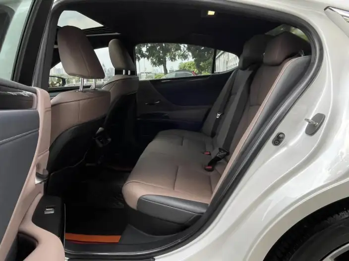 Lexus ES 2022 Model 300h Superior Edition – фото 9
