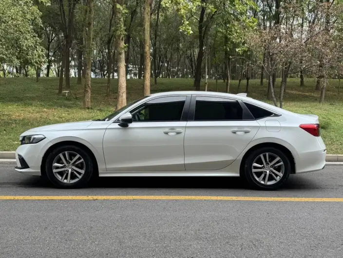 Honda Civic 2022 Model 240TURBO CVT Dynamic Edition – фото 4