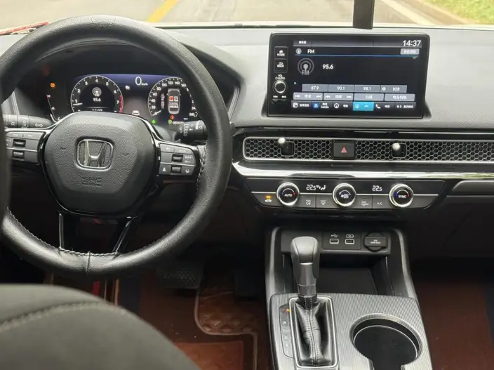 Honda Civic 2022 Model 240TURBO CVT Dynamic Edition – фото 9
