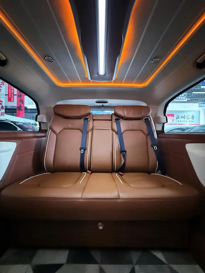 Viano 2021 Model 2.0T Business Edition 7 seat – фото 5