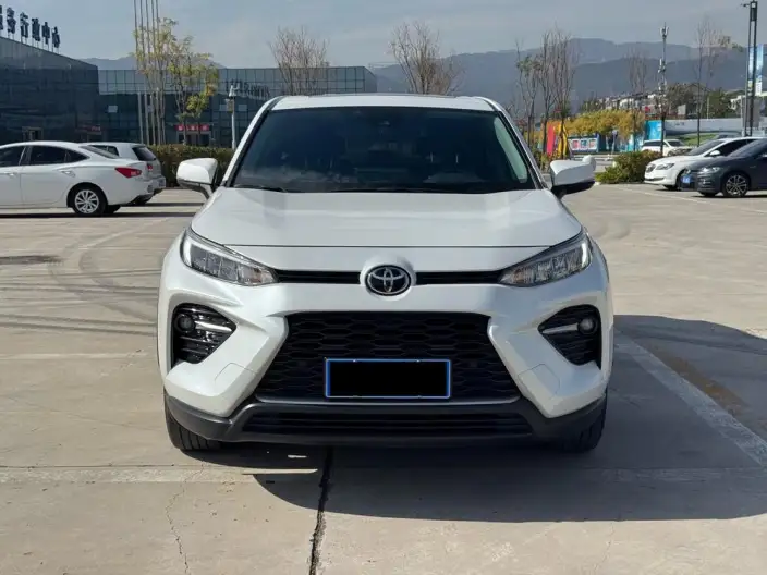 Toyota Wildlander 2022 Model 2.0L 2WD Deluxe Edition – фото 2