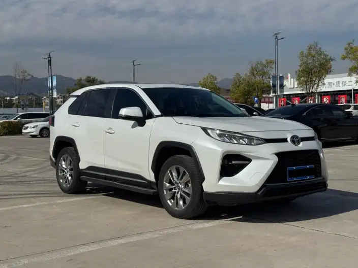 Toyota Wildlander 2022 Model 2.0L 2WD Deluxe Edition – фото 3