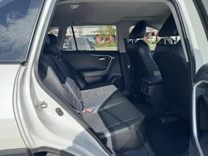 Toyota Wildlander 2022 Model 2.0L 2WD Deluxe Edition – фото 8