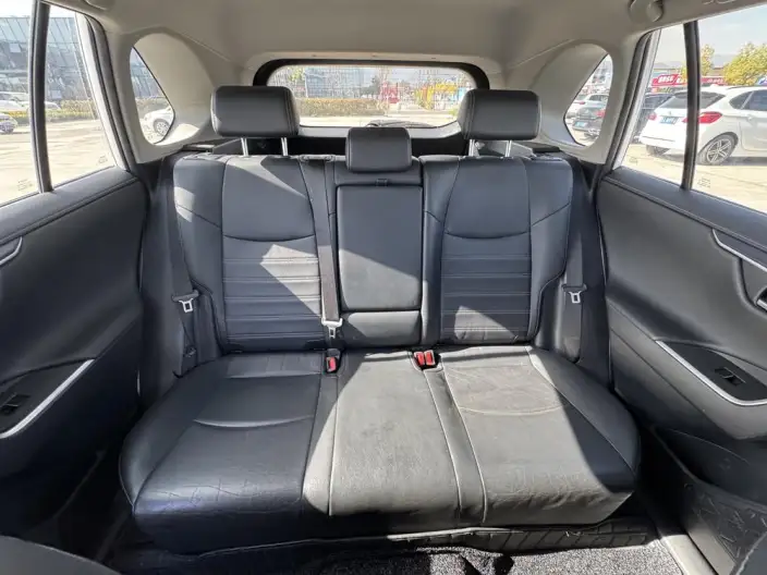 Toyota Wildlander 2022 Model 2.0L 2WD Deluxe Edition – фото 9