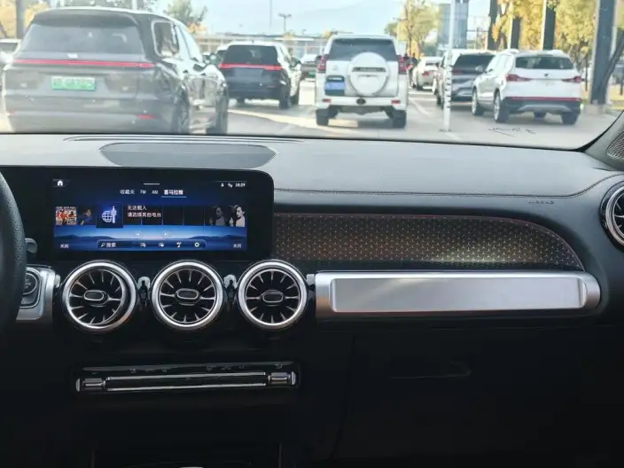 Mercedes-Benz GLB 2024 Model Facelift GLB 220 Fashion Model – фото 7