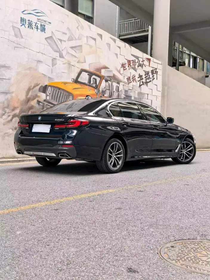 BMW 5 Series 2022 Model Facelift 525Li M Sports Set – фото 6