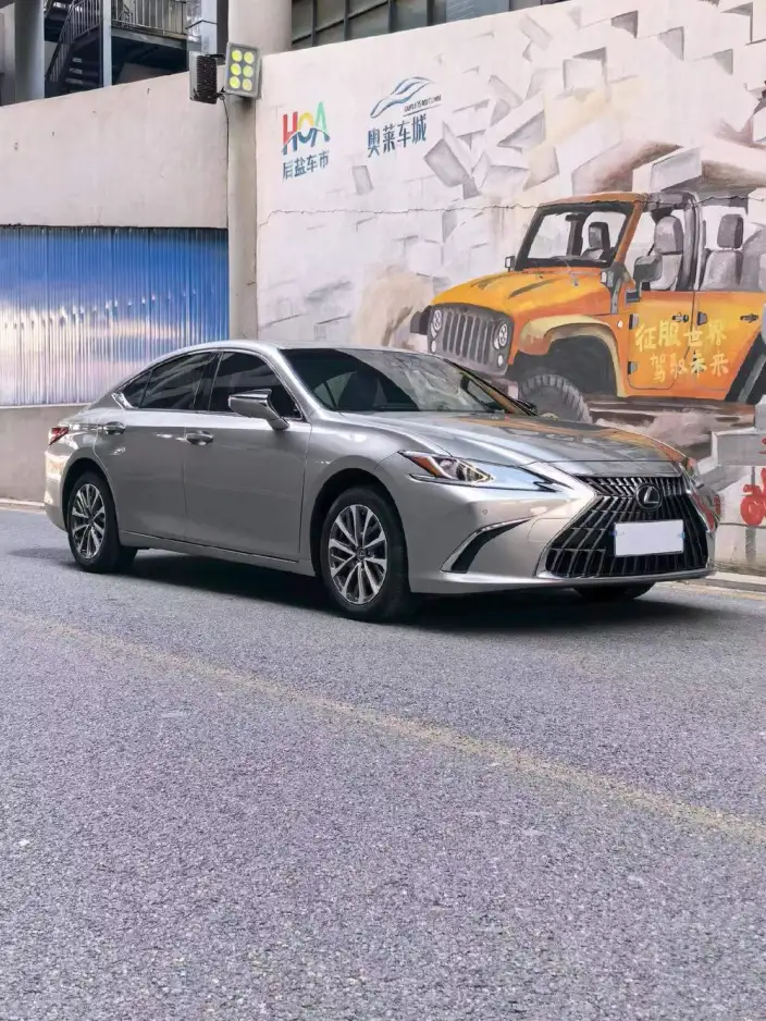 Lexus ES 2022 Model 200 Superior Edition – фото 2