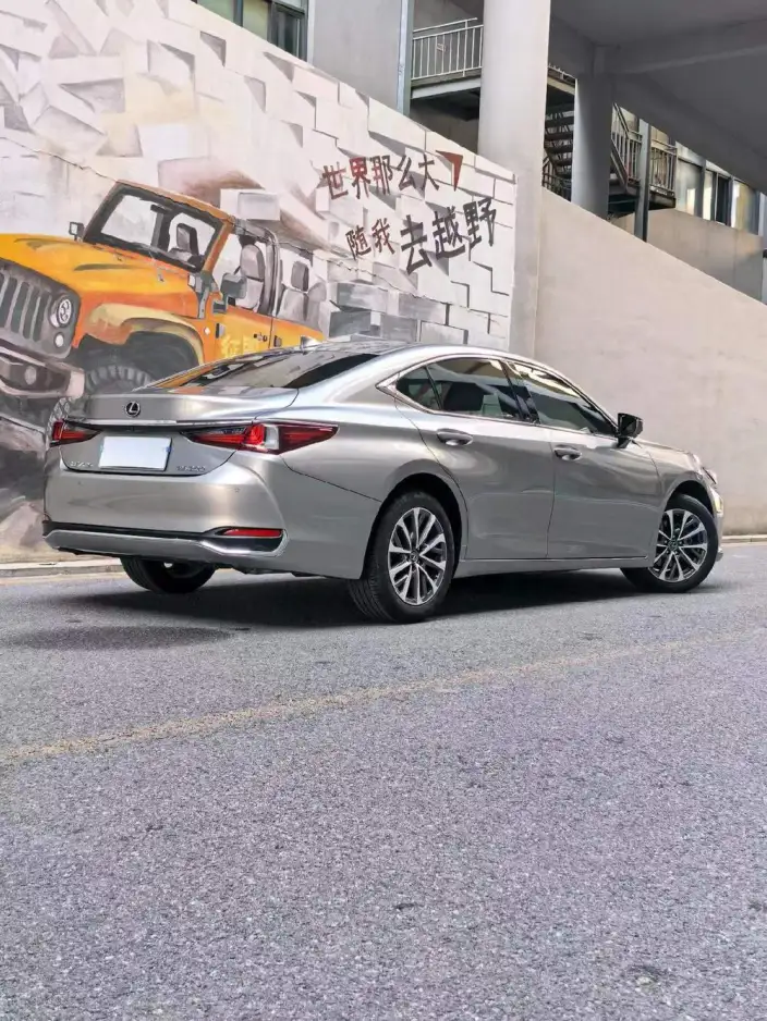 Lexus ES 2022 Model 200 Superior Edition – фото 3
