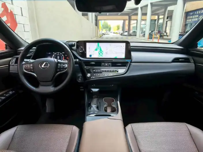 Lexus ES 2022 Model 200 Superior Edition – фото 7