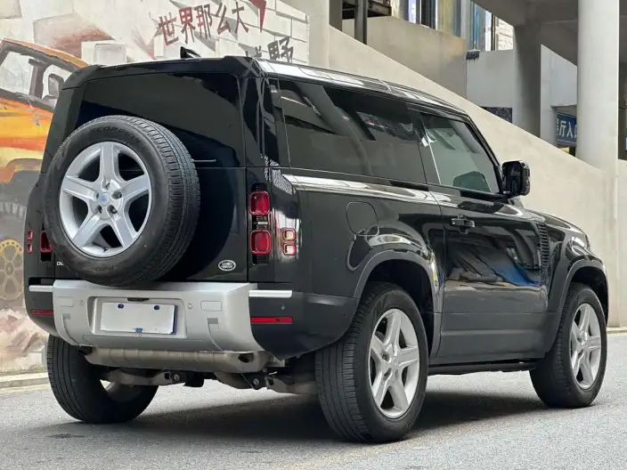 Land Rover Defender 2022 Model 90 P300 SE – фото 5