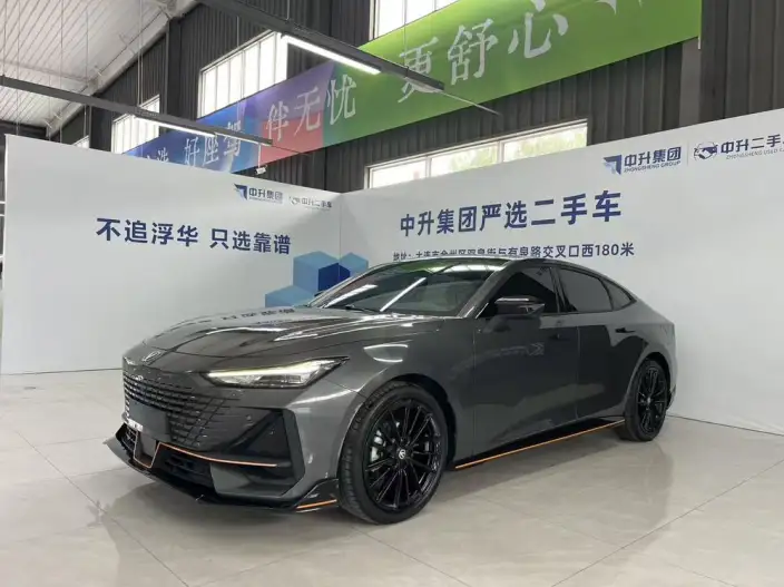 Changan UNI-V 2022 Model 1.5T Sports Edition – фото 1