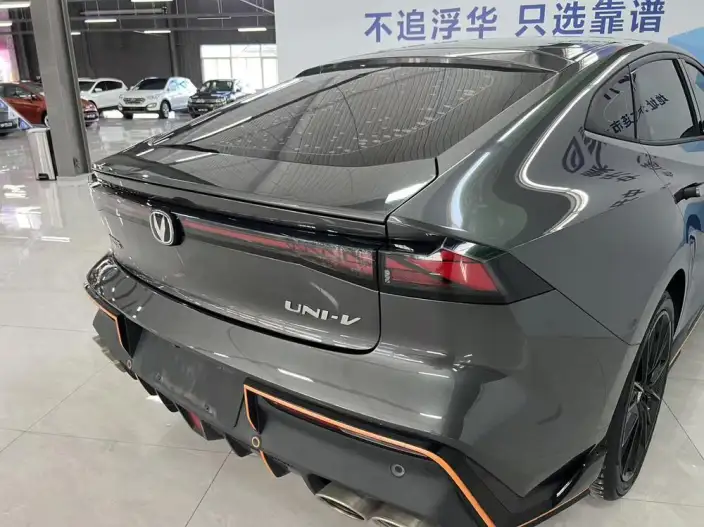 Changan UNI-V 2022 Model 1.5T Sports Edition – фото 3