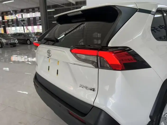 Toyota RAV4 2024 Model 2.0L CVT 2WD Urban Edition – фото 5