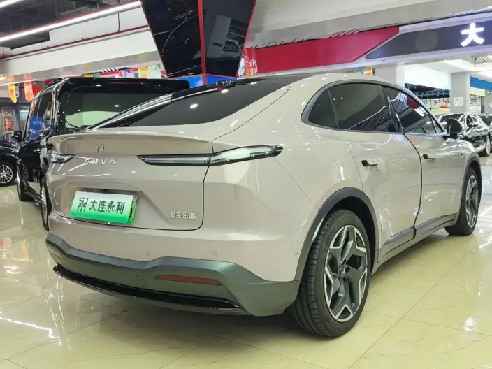 Onvo L60 2024 Model 525km Standard Battery Life 4WD Edition – фото 6