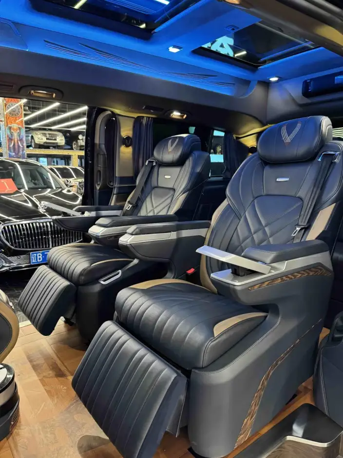 Mercedes-Benz V-Class 2021 Model V 260 Premium Edition – фото 5